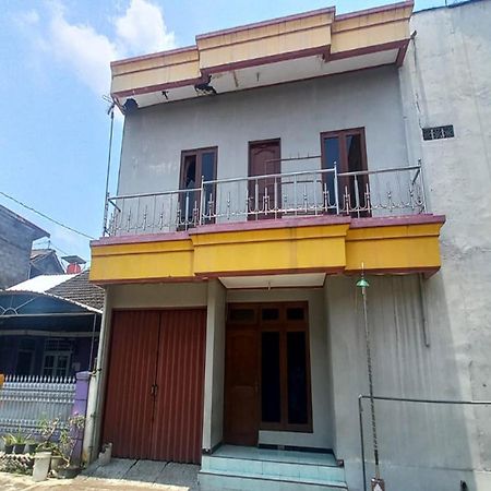 Oyo 93767 45 Guest House Sragen 외부 사진